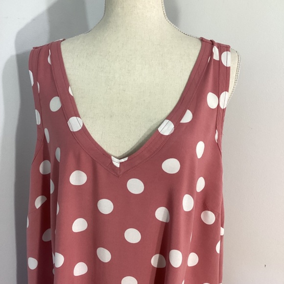 TORRID PLUS 3X SLEEVELESS TOP DUSTY ROSE WHITE POLKA DOTS CLASSIC FEMININE - Picture 4 of 8